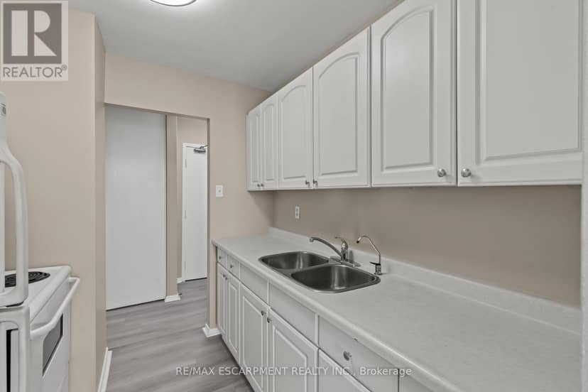 1004 - 359 Geneva Street — photo 13 of 34