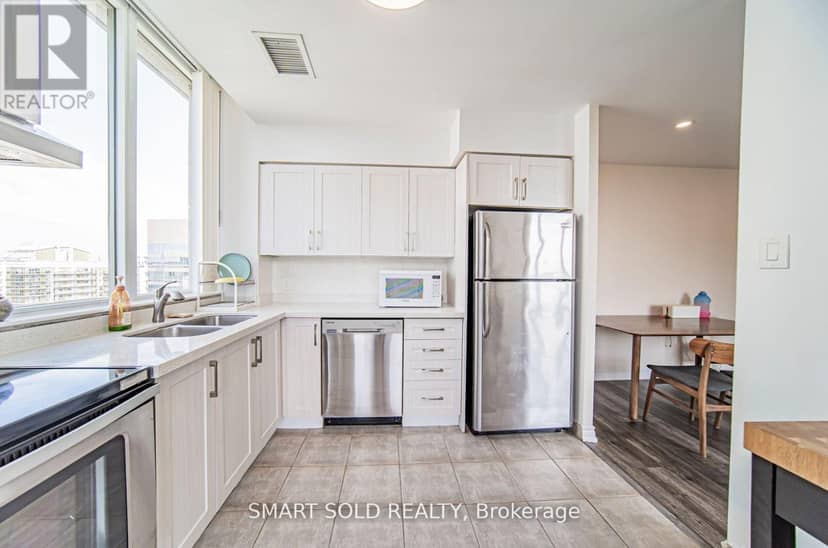 PH210 - 256 Doris Avenue — photo 10 of 30
