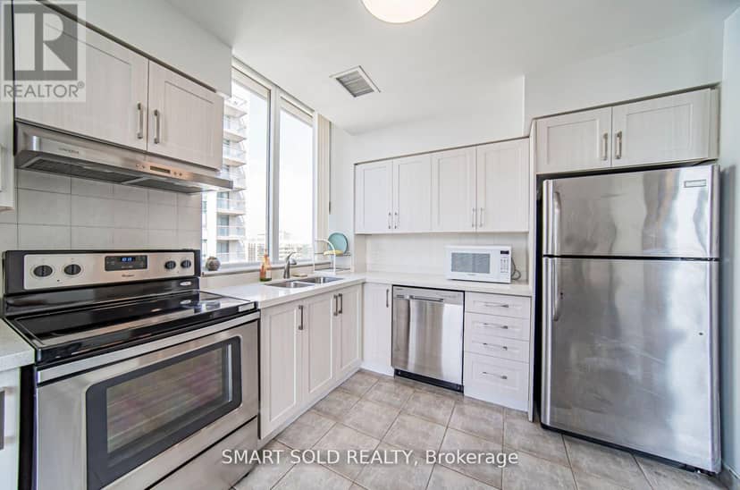 PH210 - 256 Doris Avenue — photo 11 of 30