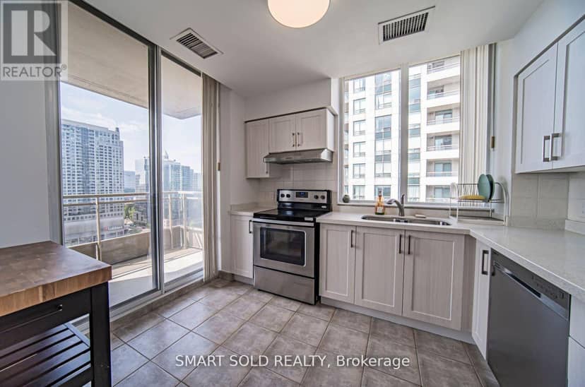 PH210 - 256 Doris Avenue — photo 13 of 30
