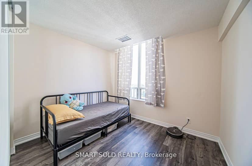 PH210 - 256 Doris Avenue — photo 18 of 30