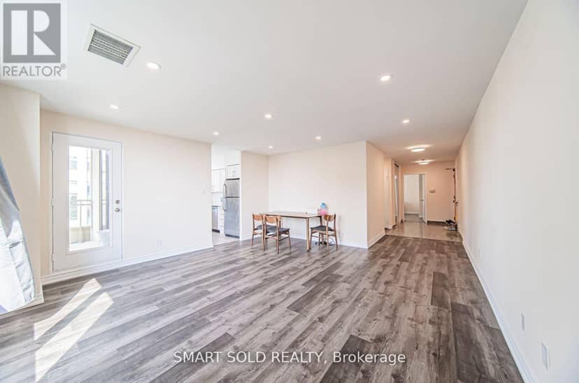 PH210 - 256 Doris Avenue, Toronto, photo 3