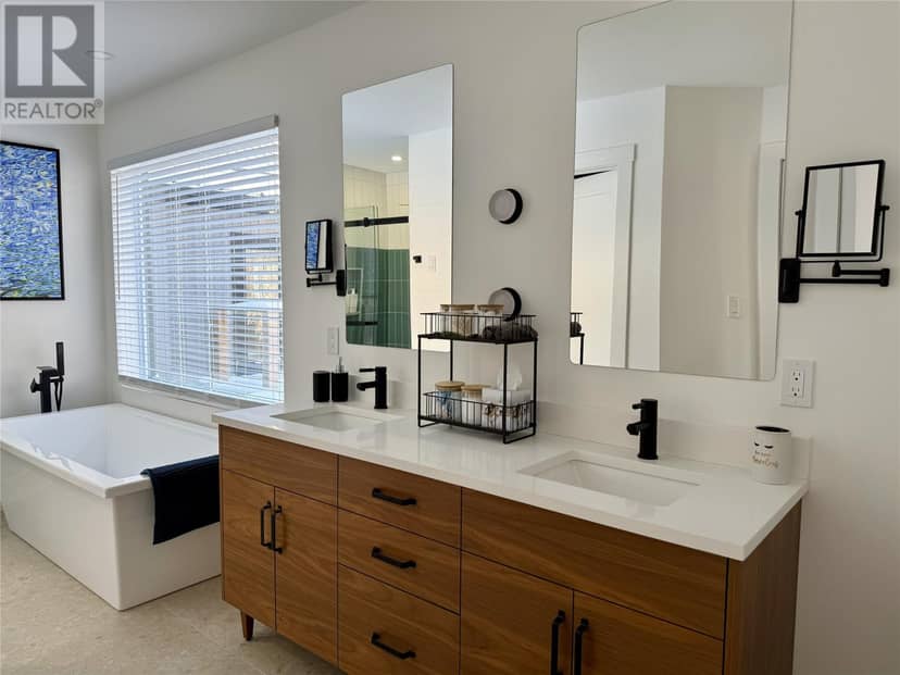 31-33 Dogwood Drive — photo 12 of 40