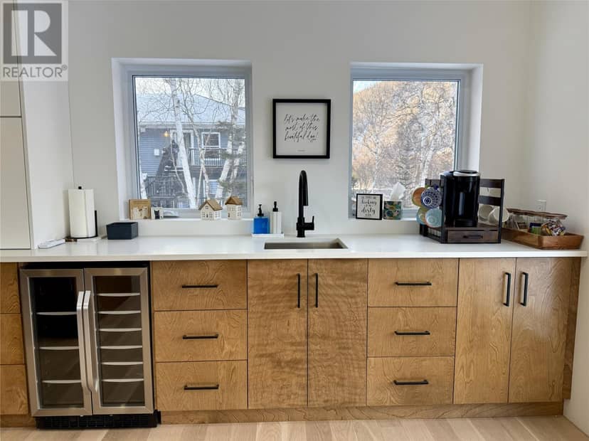 31-33 Dogwood Drive — photo 4 of 40