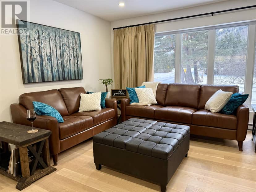 31-33 Dogwood Drive — photo 8 of 40