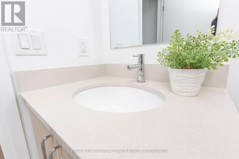 909 - 223 Princess Street — photo 17 of 24