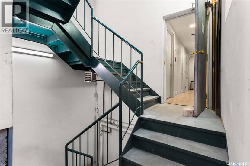 300 1821 Scarth STREET — photo 30 of 36