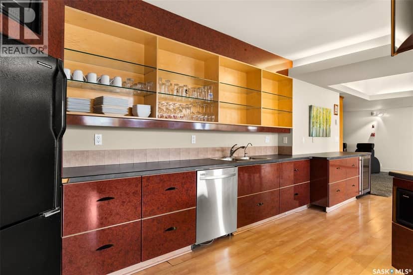 300 1821 Scarth STREET — photo 4 of 36