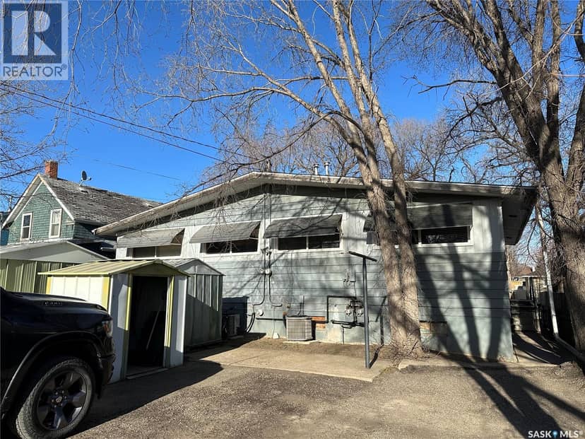 246 5th AVENUE NW, Swift Current, photo 2