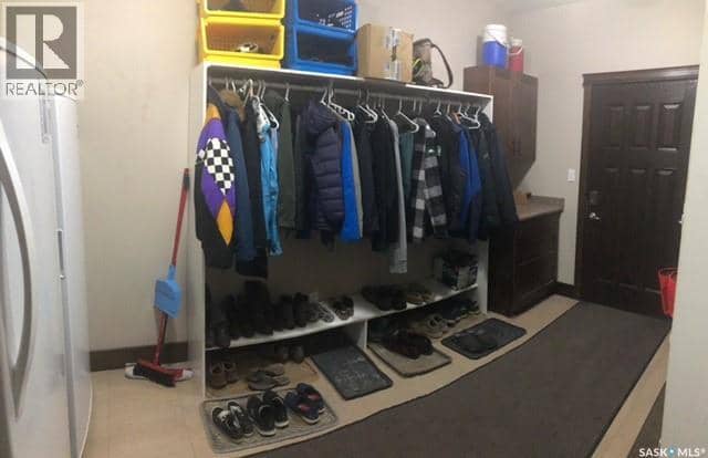 26 Pape DRIVE — photo 25 of 40