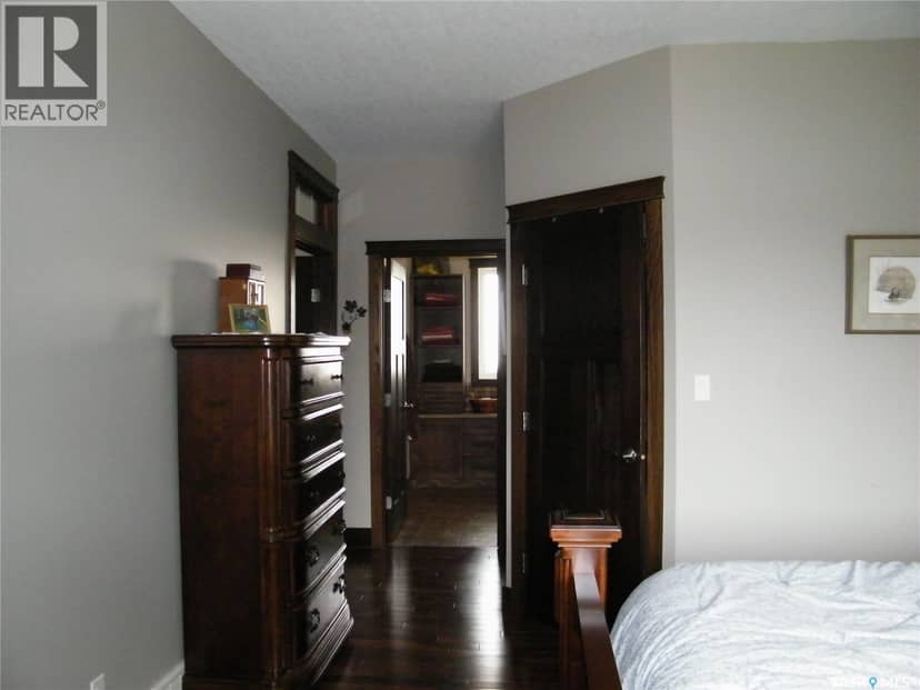 26 Pape DRIVE — photo 33 of 40