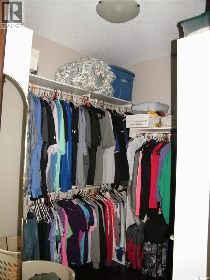 26 Pape DRIVE — photo 34 of 40