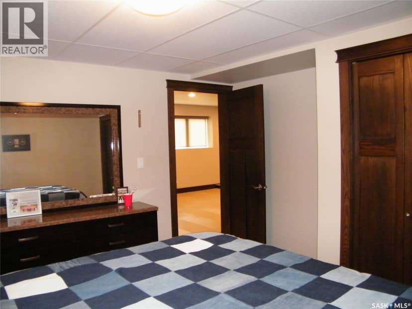 26 Pape DRIVE — photo 35 of 40