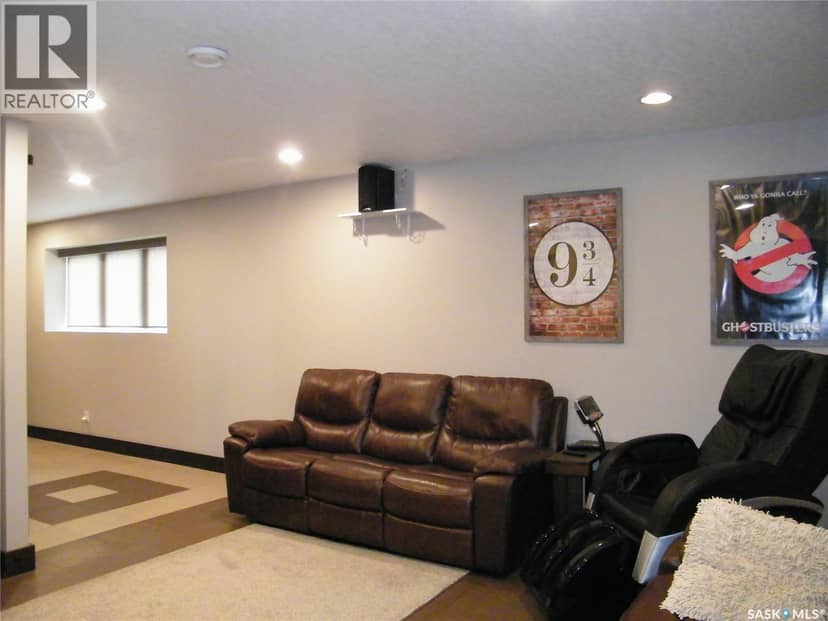 26 Pape DRIVE — photo 40 of 40