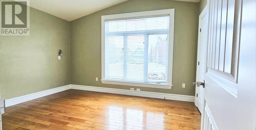 53 Bonavista Avenue — photo 21 of 40