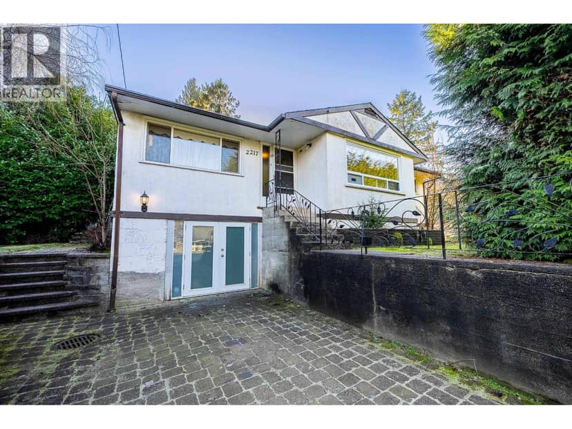 2217 CLARKE STREET, Port Moody