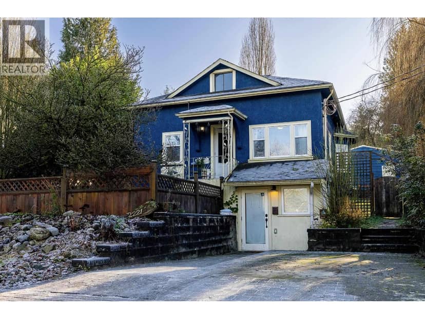 2221 CLARKE STREET, Port Moody