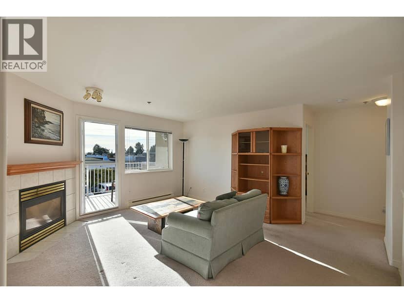 206 5711 MERMAID STREET, Sechelt