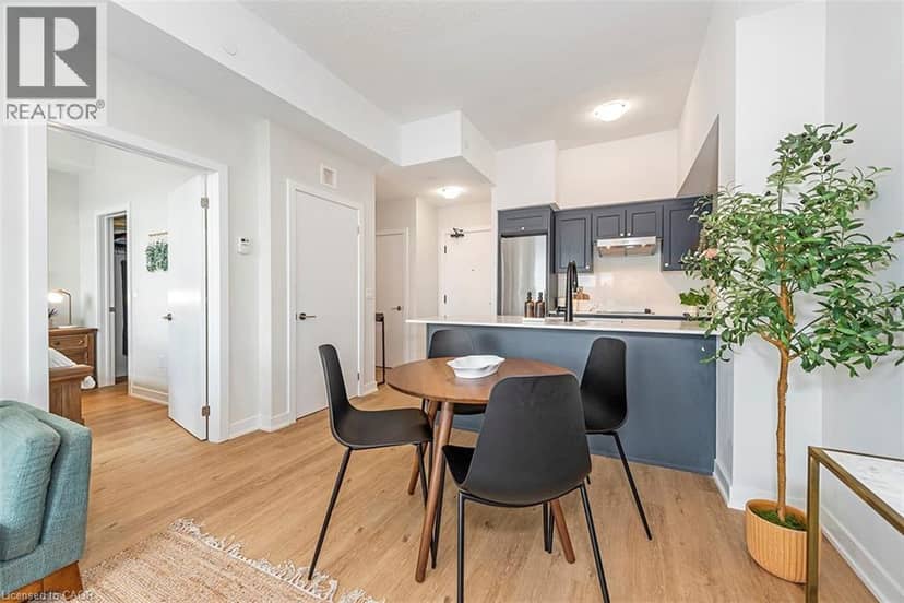 600 NORTH SERVICE Road Unit# 606 — photo 12 of 40