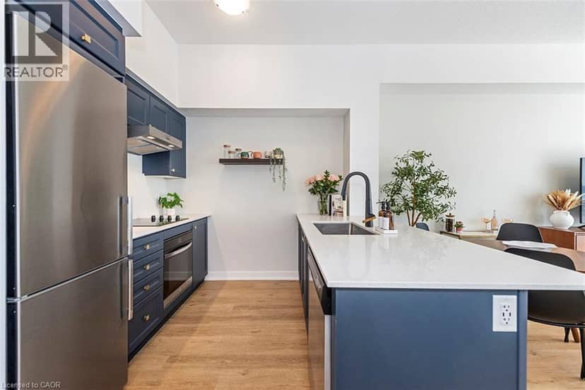 600 NORTH SERVICE Road Unit# 606 — photo 5 of 40