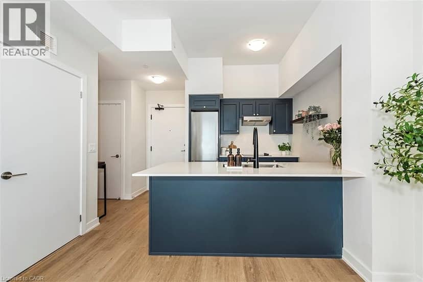 600 NORTH SERVICE Road Unit# 606 — photo 8 of 40