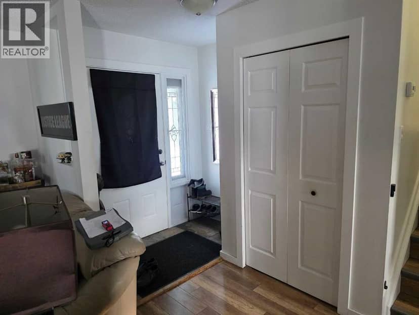 10853 99 Avenue, Grande Cache, photo 2