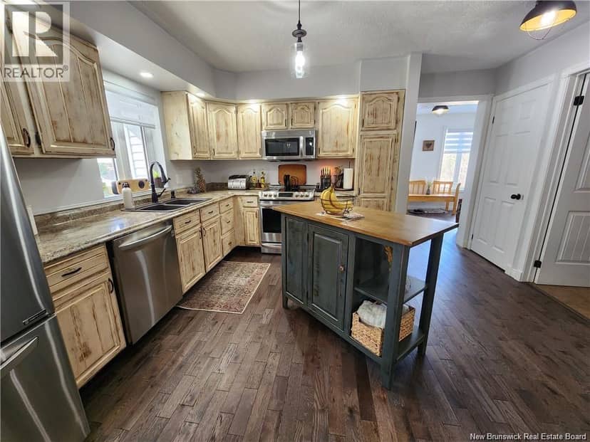 949 West River Road — photo 9 of 36