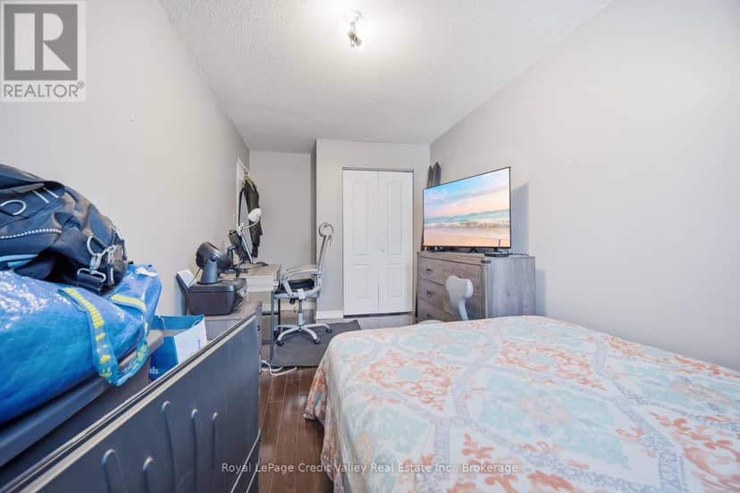 18 Silverstream Road — photo 31 of 40