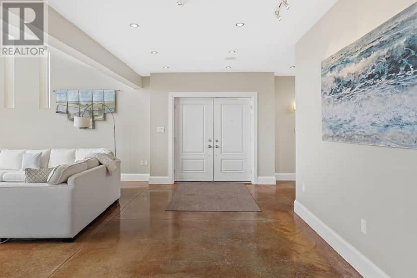 67 Sea La Vie — photo 11 of 40