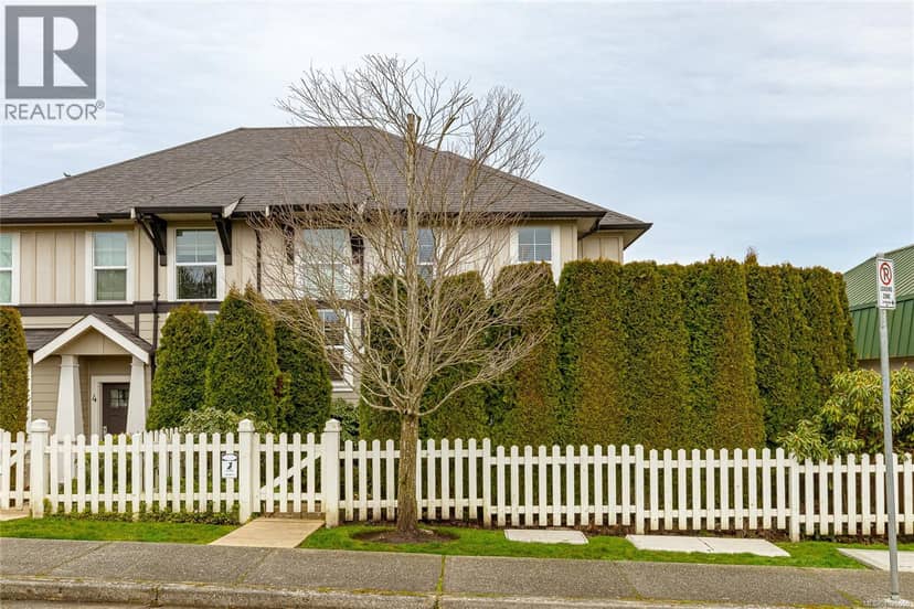 5 3903 Douglas St, Saanich
