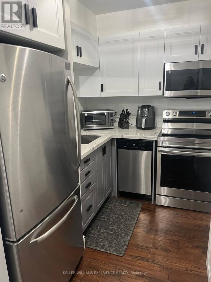 401 - 140 Dunlop Street E — photo 15 of 40