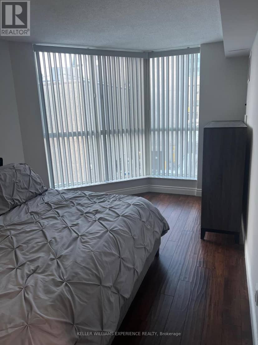 401 - 140 Dunlop Street E — photo 30 of 40