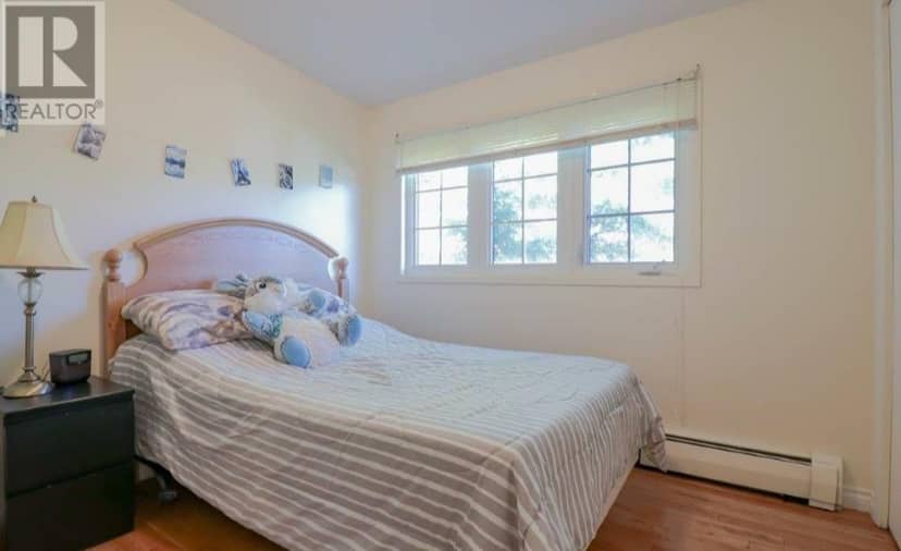 46 Saunders Avenue — photo 12 of 16