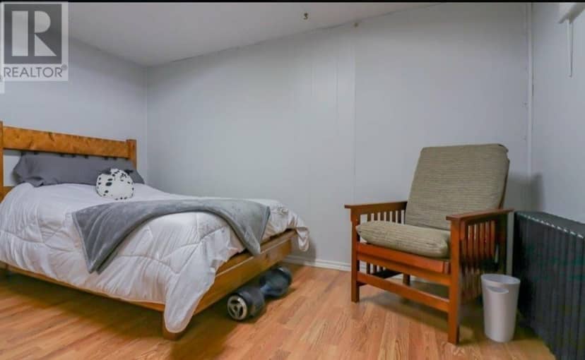 46 Saunders Avenue — photo 15 of 16