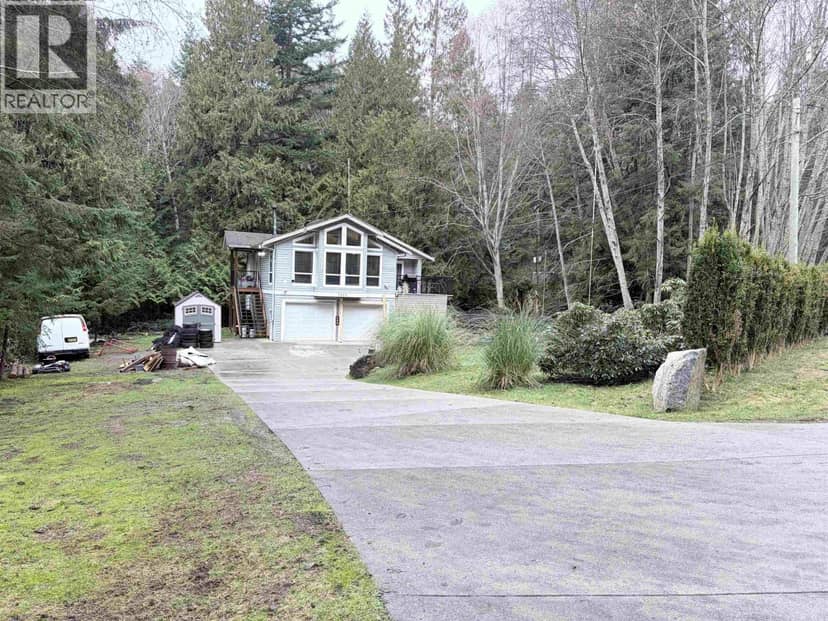 5565 RILEY ROAD, Halfmoon Bay