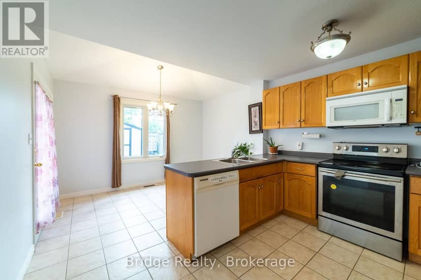 551 Ontario Street — photo 10 of 40