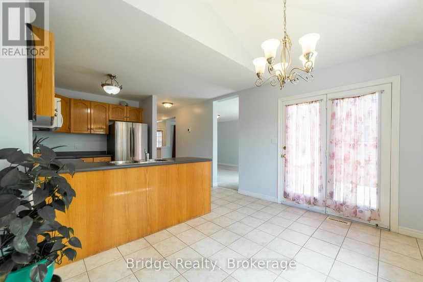 551 Ontario Street — photo 15 of 40