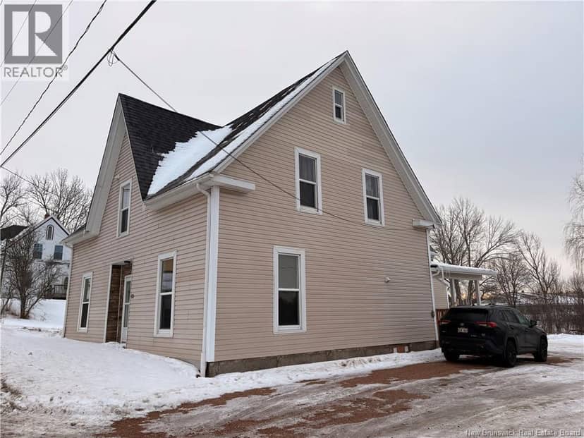 18 Carleton Street — photo 2 of 5