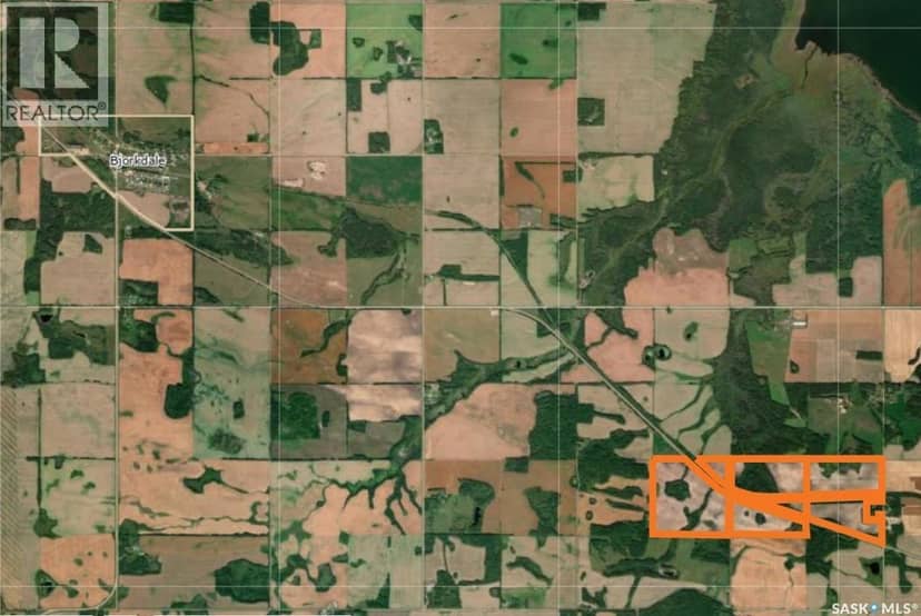 Smith Farm, Bjorkdale Rm No. 426, photo 2