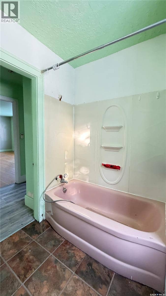 260 Ferguson STREET — photo 14 of 32