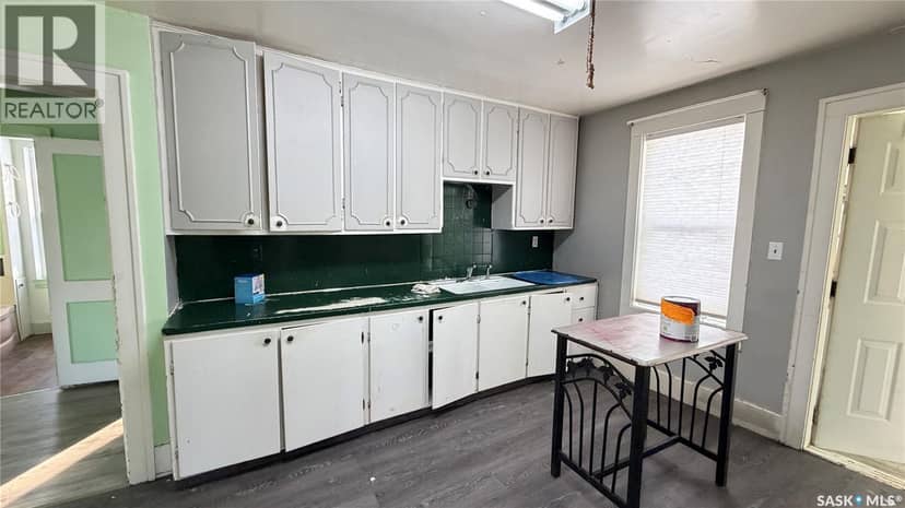 260 Ferguson STREET — photo 9 of 32