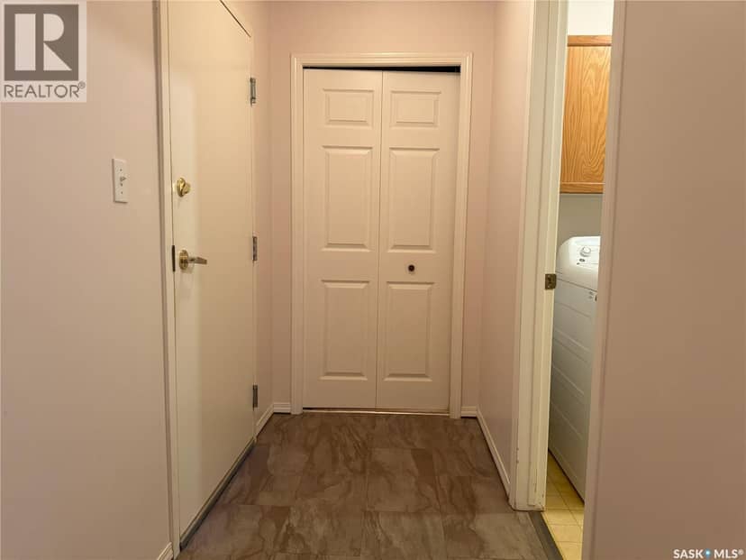 103 102 1st AVENUE, Caronport, photo 2