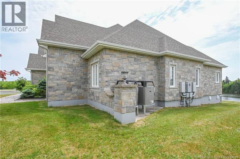 4261 rue Anthony Street — photo 3 of 40