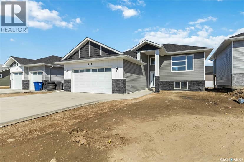 838 Ballesteros CRESCENT — photo 1 of 32