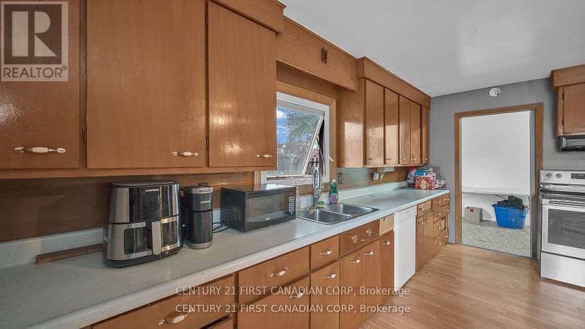 19 Montgomery Drive, Chatham-Kent, photo 7