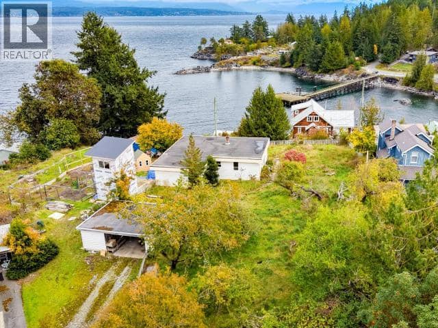 5358 EARL STREET, Texada Island