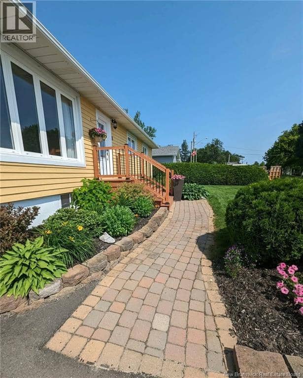 8 Beau Rivage Street — photo 3 of 35