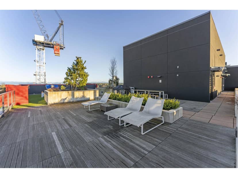 1409 10626 CITY PARKWAY, Surrey, photo 3