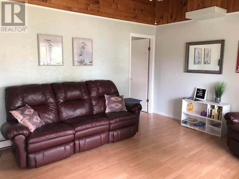 46 Mac Dor Drive — photo 6 of 15