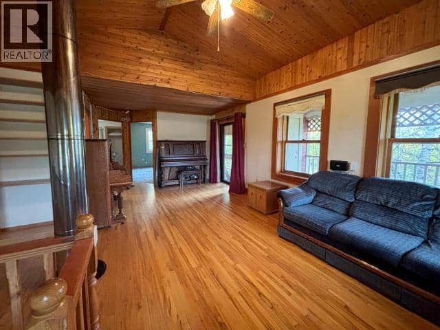 1217 7th Avenue — photo 12 of 27